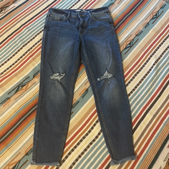 Old Navy Mid-Rise Super Skinny Ankle jeans - Picture 2 of 3